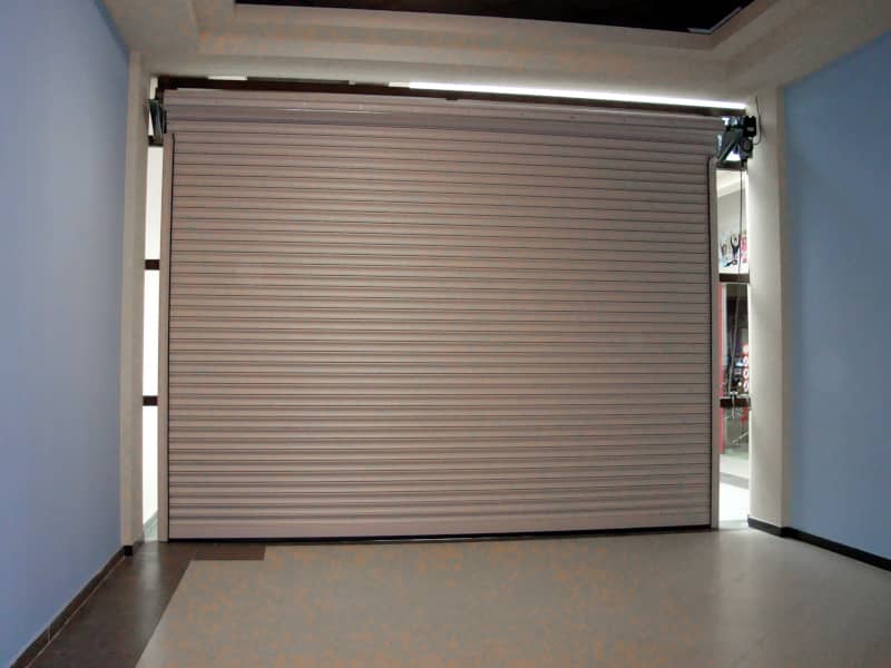 Роллетные ворота DoorHan в Хабаровске с установкой